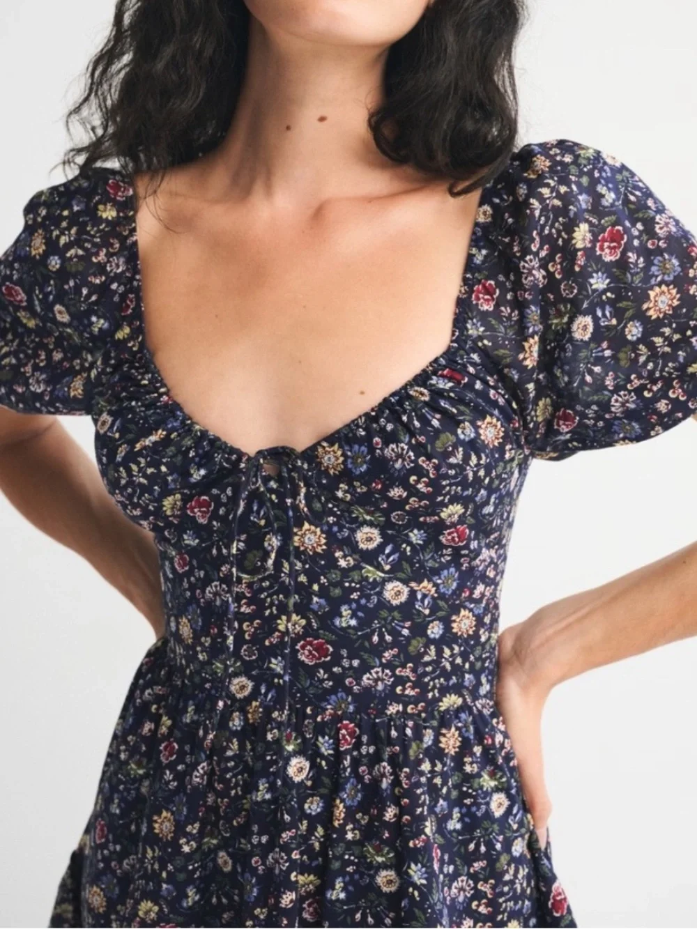 NWT Abercrombie & Fitch
Puff Sleeve Tie-Front Mini Dress Navy Floral - Picture 5 of 9